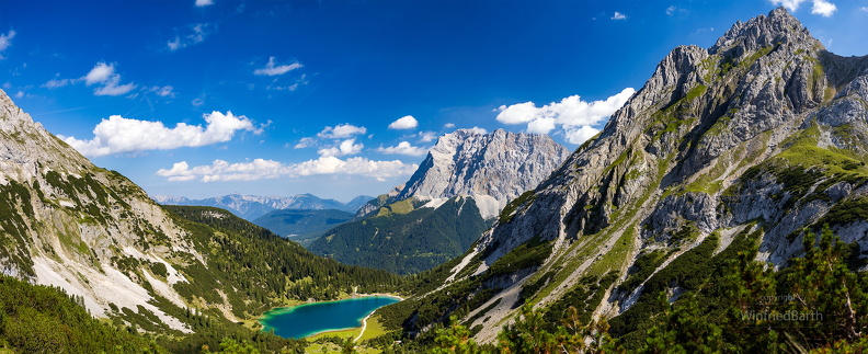 Seebensee-Zugspitzmassiv_-Blickrichtung_von_Coburger_Huette aus.jpg